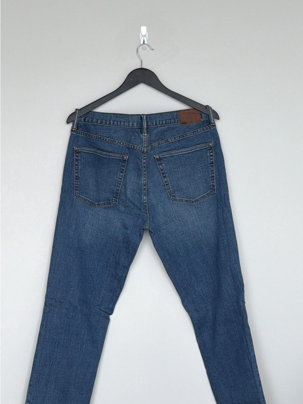 GAP Stretch Slim Athletic Jeans in Blue Wash - Picture 2 of 4